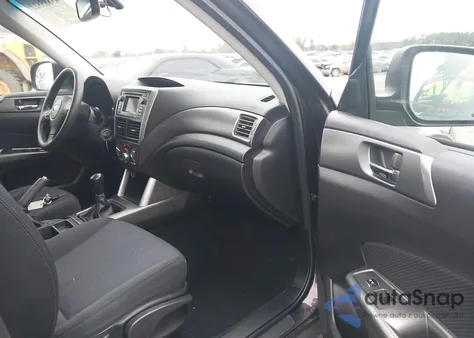 2013 Subaru Forester 2.5X Premium z USA, uszkodzony, nr VIN JF2SHADC6DG407752